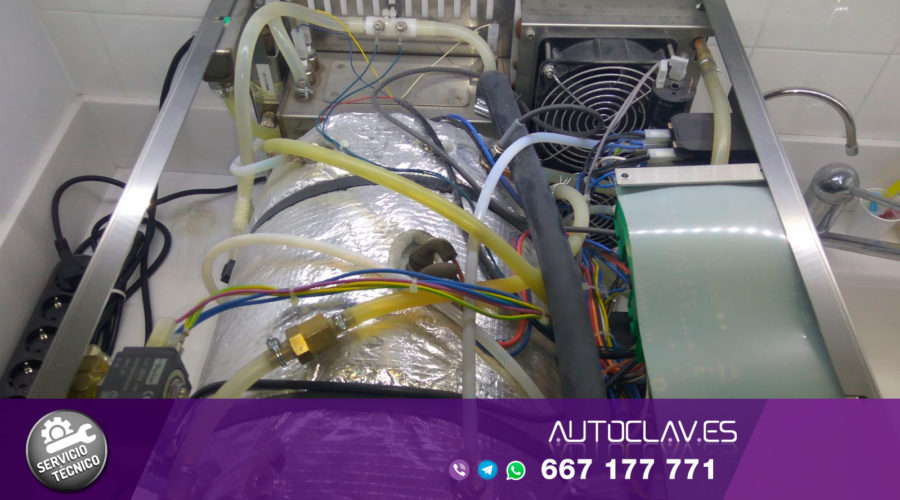 Tapa abierta autoclave Cominox. Servicio Técnico multimarca reparación en Au-autoclav.es