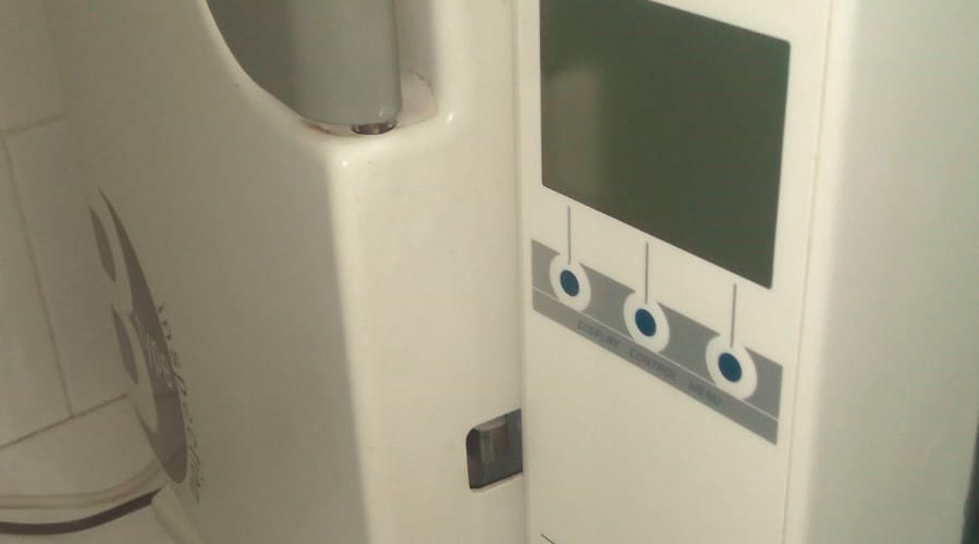 Detalle puerta abierta autoclave Euronda. Servicio Técnico multimarca reparación en Au-autoclav.es