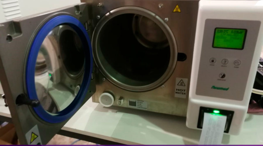 Frontal abierto autoclave Newmed Kronos. Servicio Técnico multimarca reparación en Au-autoclav.es