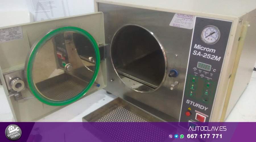 Puerta abierta autoclave Sturdy Microm SA-252M. Servicio Técnico multimarca reparación en Au-autoclav.es